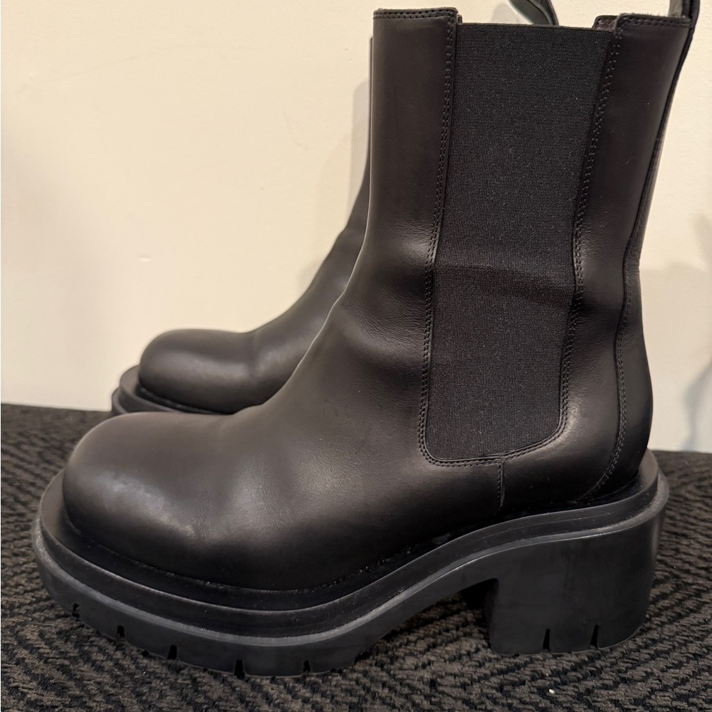 Women's Black Chunky Chelsea Boots